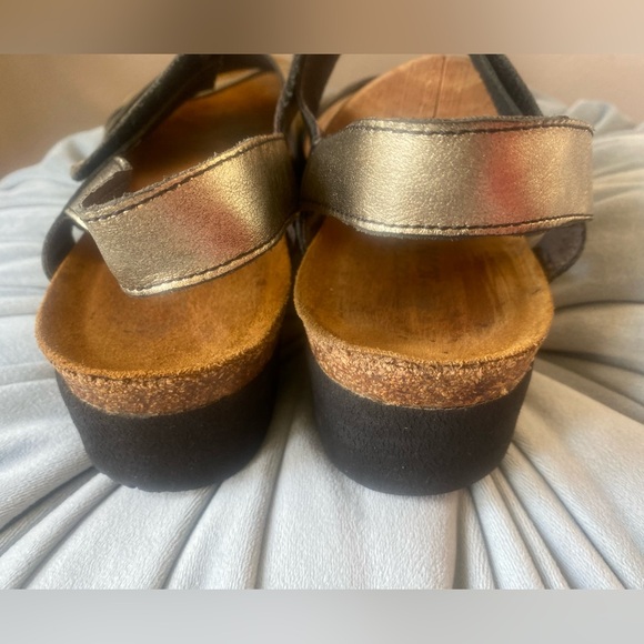 🎀 Naot Leather Strappy Sandals size 10 super comfy and cute - Picture 2 of 5